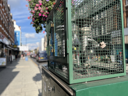 air-monitoring-station - Putney.news Air quality monitoring station on Putney High Street.