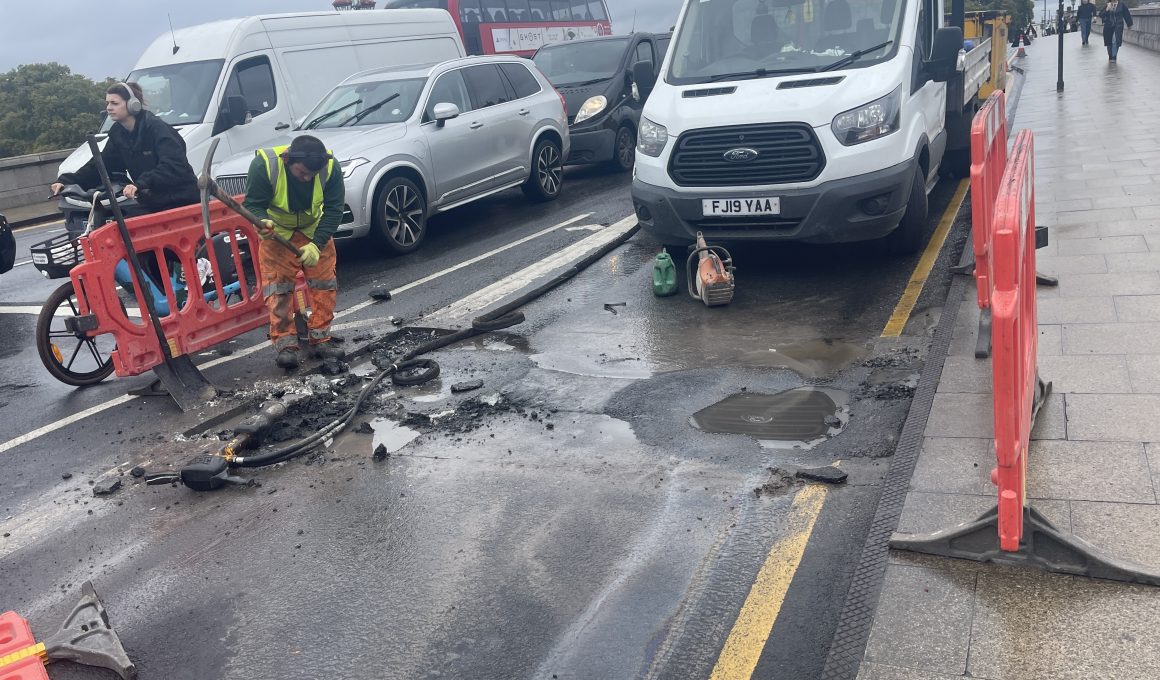Putney Bridge repairs 3 October 2025