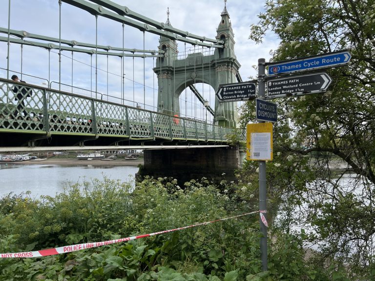 Councillors vote down Hammersmith Bridge plan they had no time to read