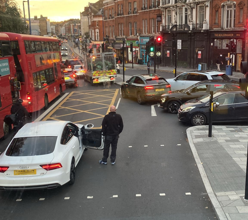 Putney Bridge junction ground to a halt. Pic: Nat.