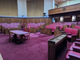 wandsworth-town-hall-empty seats - Putney.news Wandsworth Council chamber