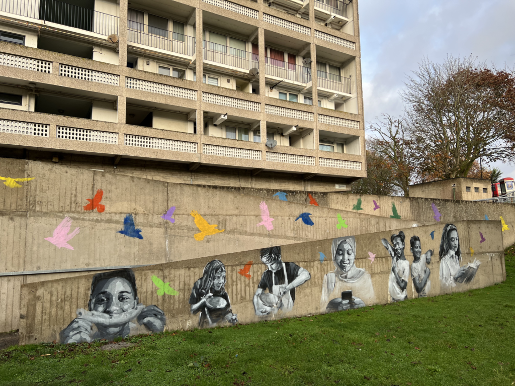 mural-wall - Putney.news Beautiful murals in Roehampton on Danebury Avenue