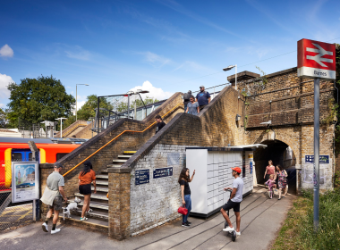 Barnes Station