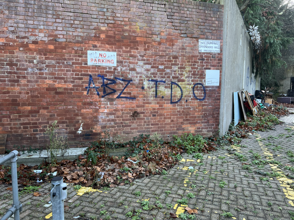 Graffiti on Alton Block A