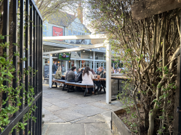 Coat and Badge pub in Putney - entrance