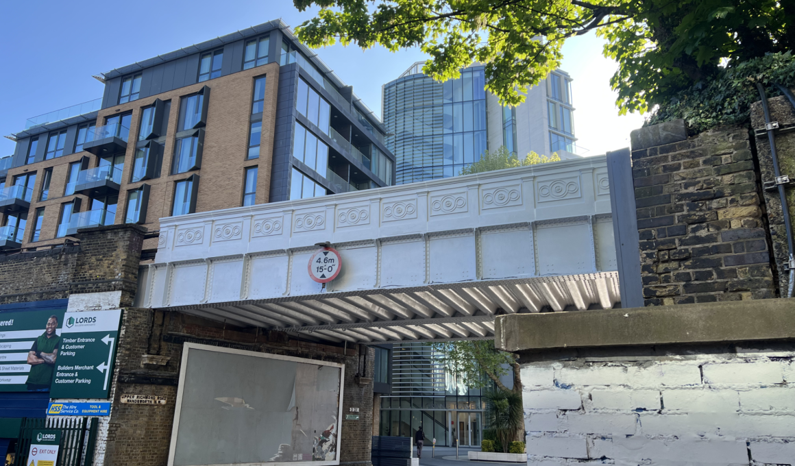 East Putney Bridge being repainted