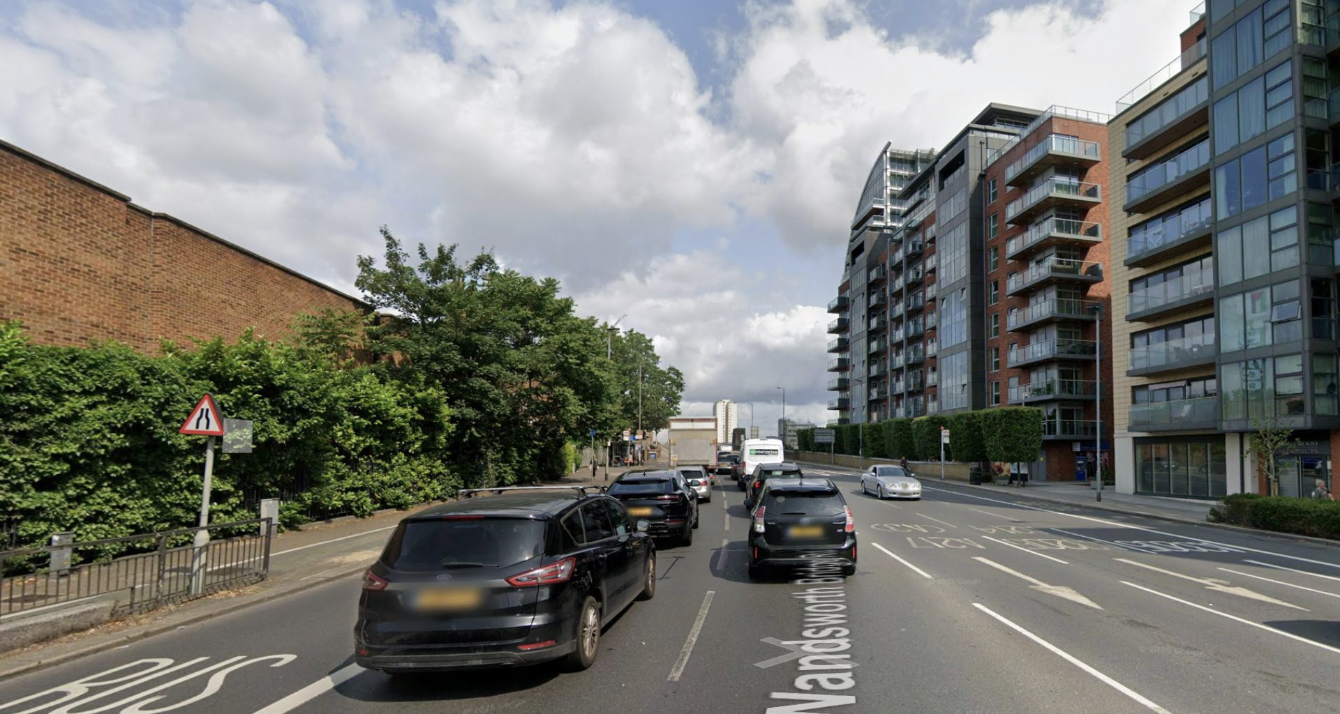 Traffic on Wandsworth Bridge Road