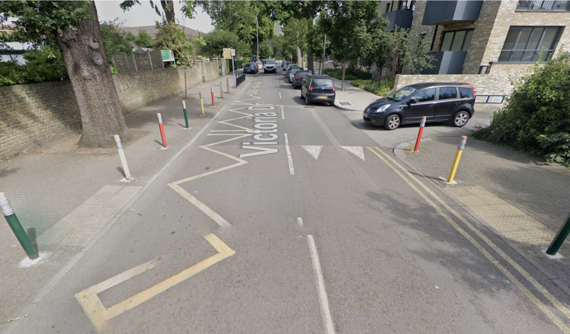 The Victoria Drive crossing where a school wants a proper pedestrian crossing