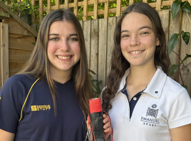 Daniela and Amelie - physics prize winners