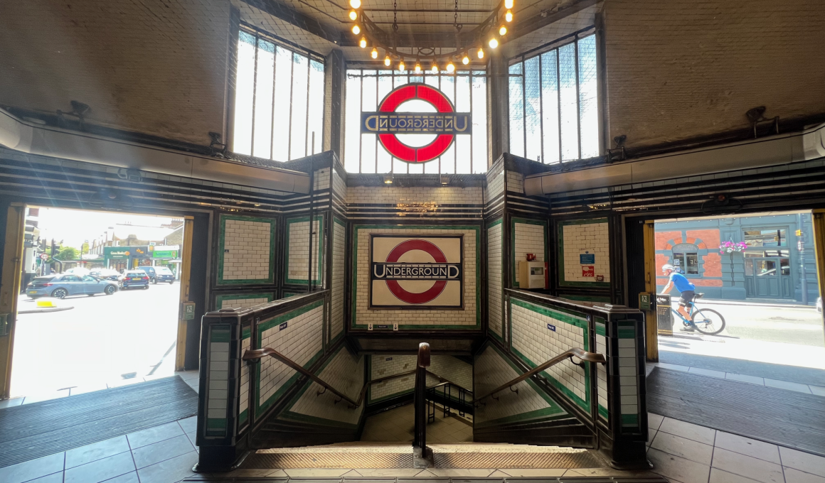 Tooting Bec Station