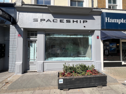 Spaceship on Upper Richmond Road