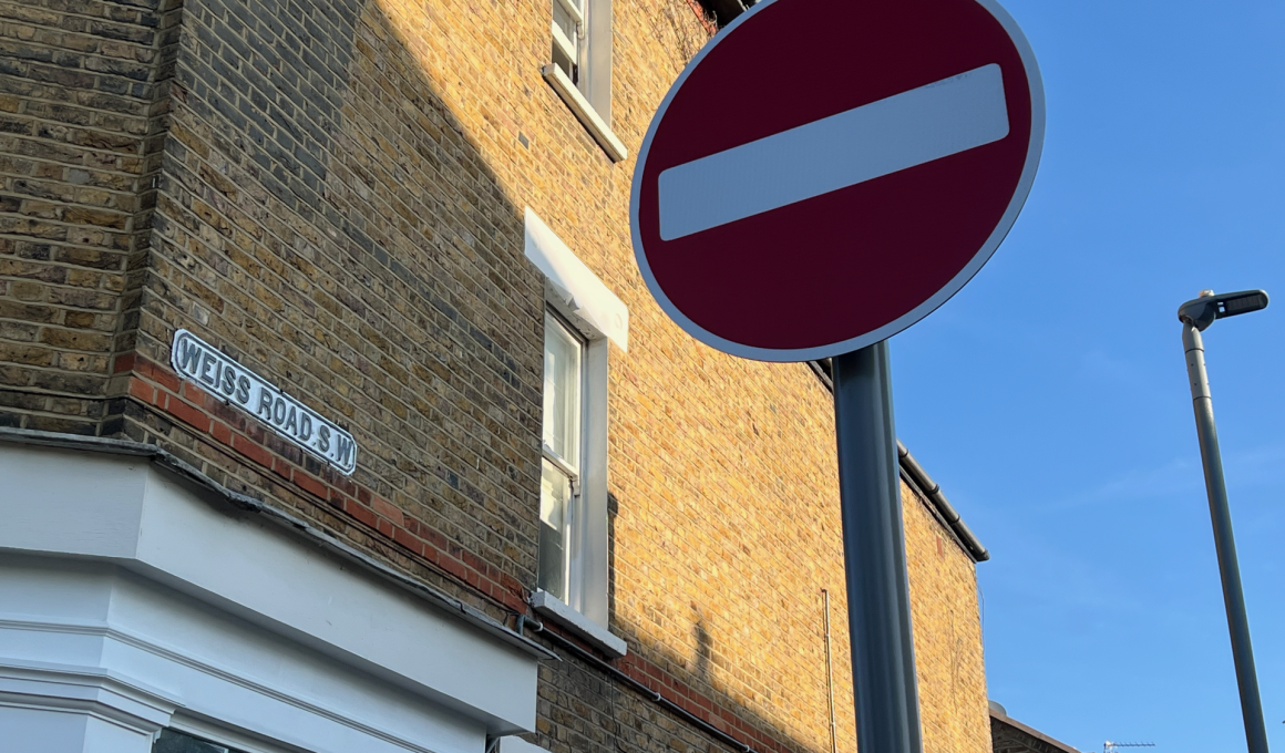 Weiss Road one way