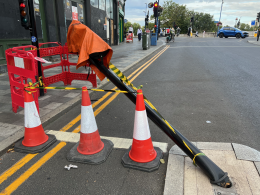 Traffic light flattened on Putney Bridge junction