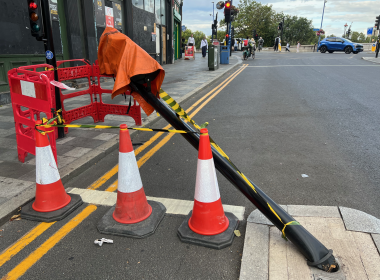 Traffic light flattened on Putney Bridge junction